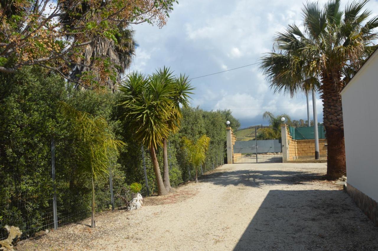Villa Oasi Menfi Esterno foto